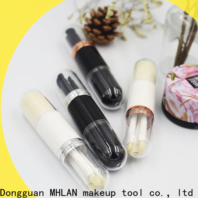 fashion retractable lip brush from China for beauty