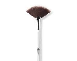 Image of Fan Makeup Brush